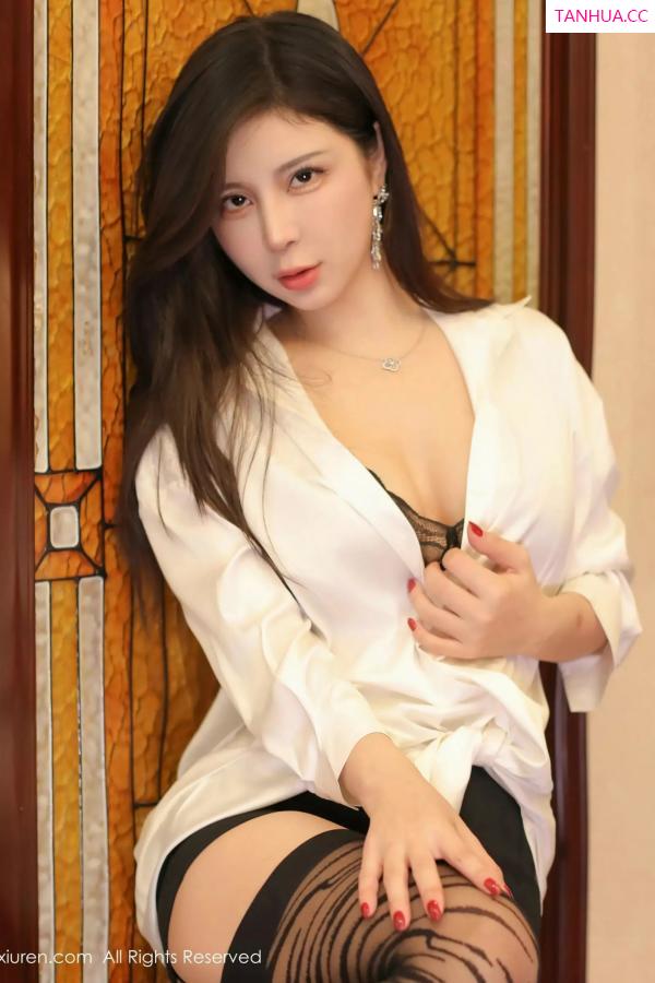小蛮妖  [XiuRen]高清写真图 2025.03.25 No.10068 小蛮妖Yummy 豹纹丝袜第7张图片